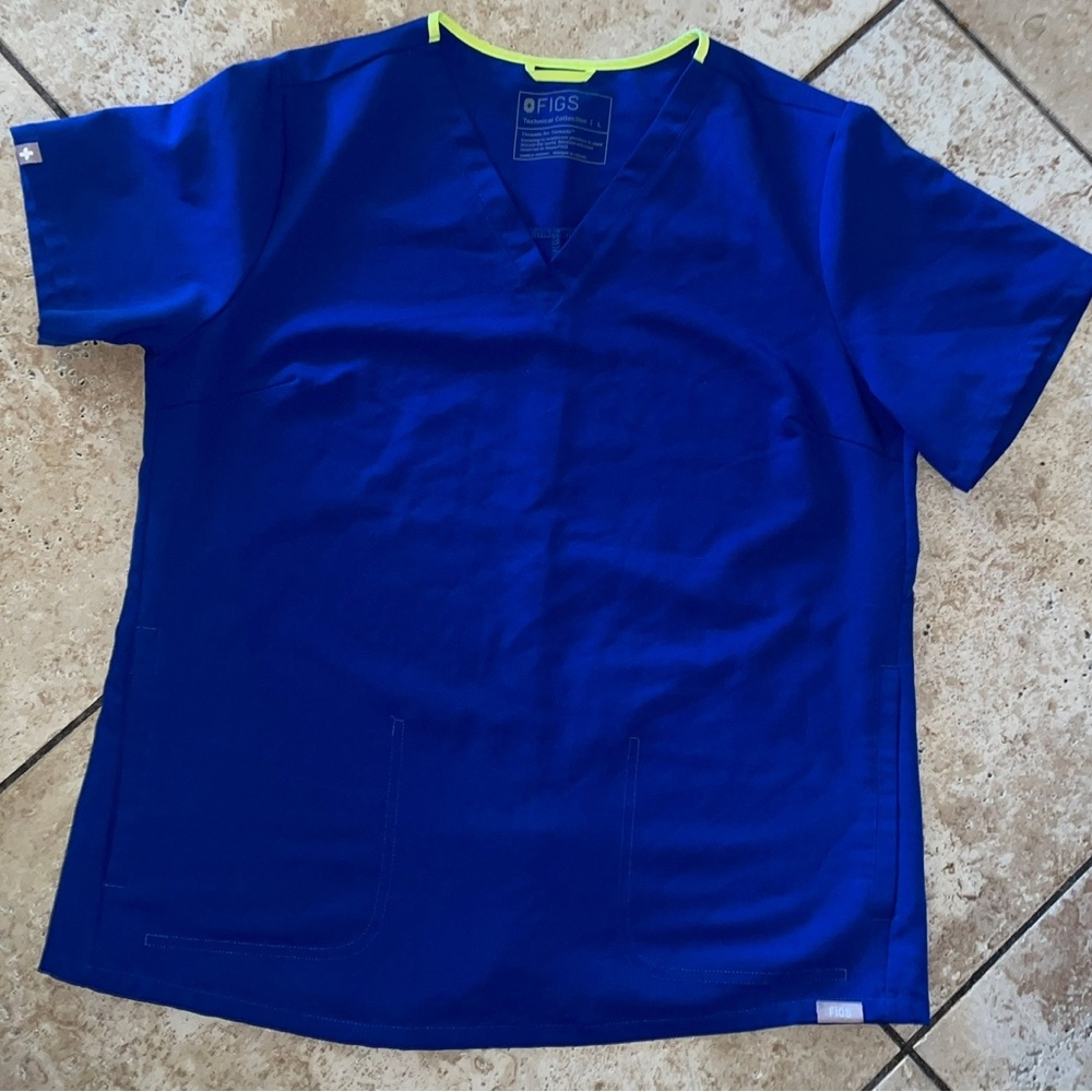 FIGS Women’s V-Neck Scrub Top in Royal Blue with Lime Trim